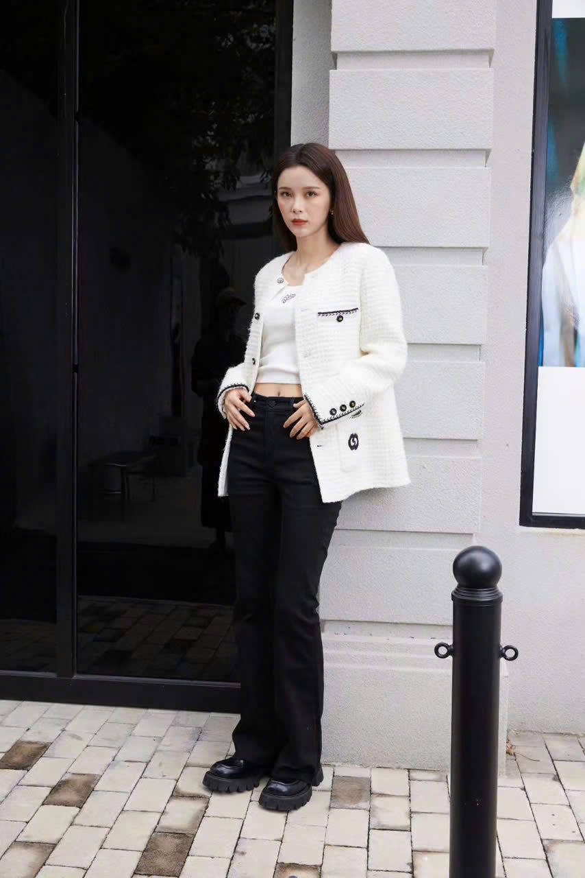 Dạ tweed trắng viền túi - dáng dài