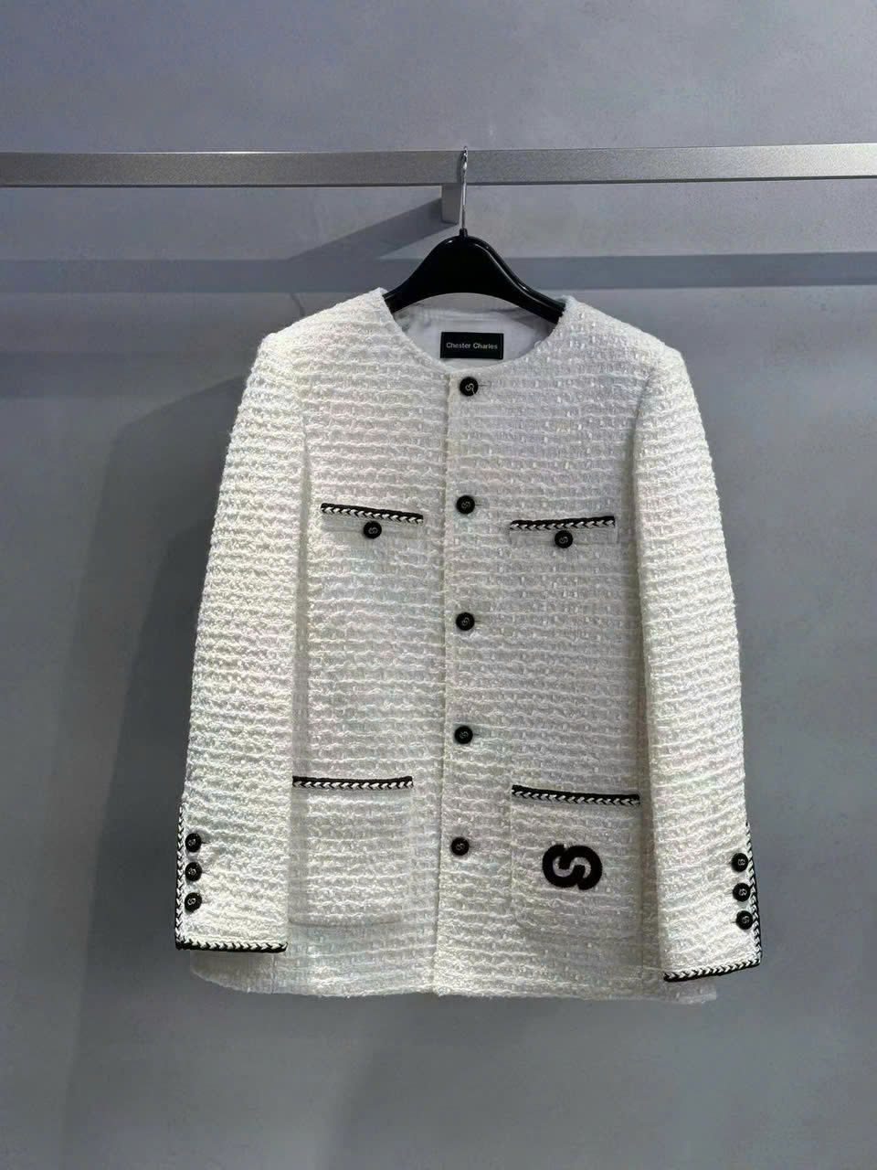 Dạ tweed trắng viền túi - dáng dài