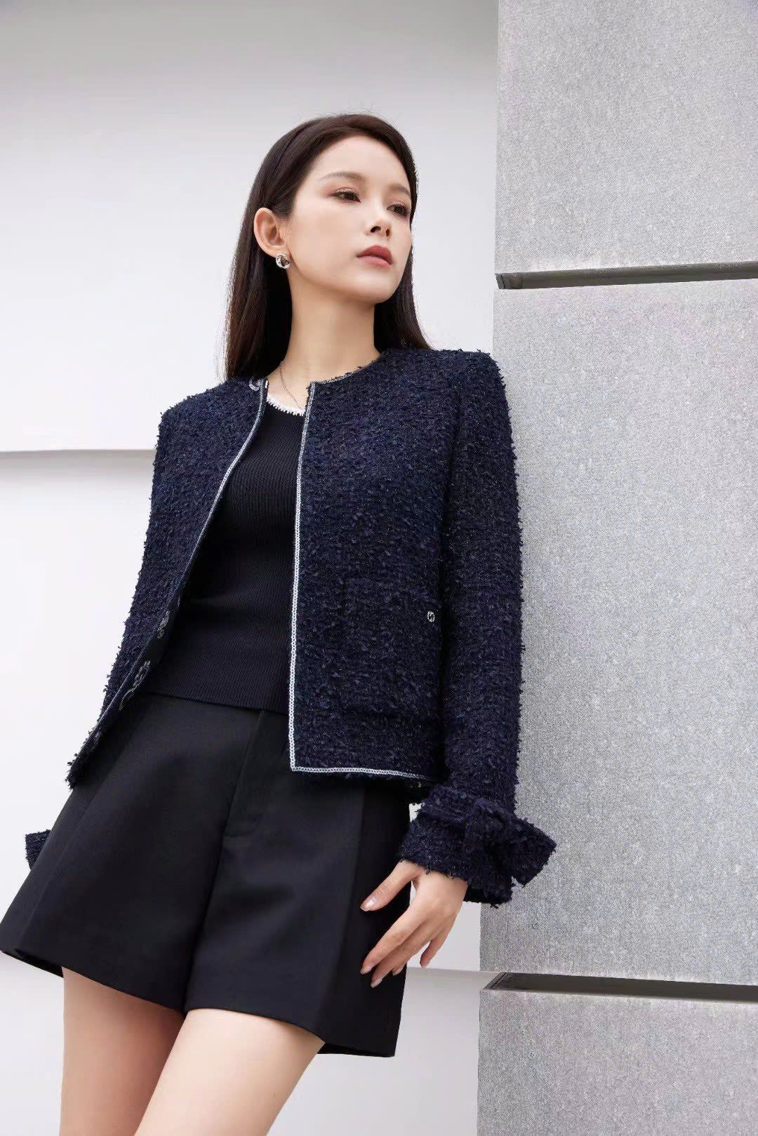 Áo dạ tweed đen. tay nơ