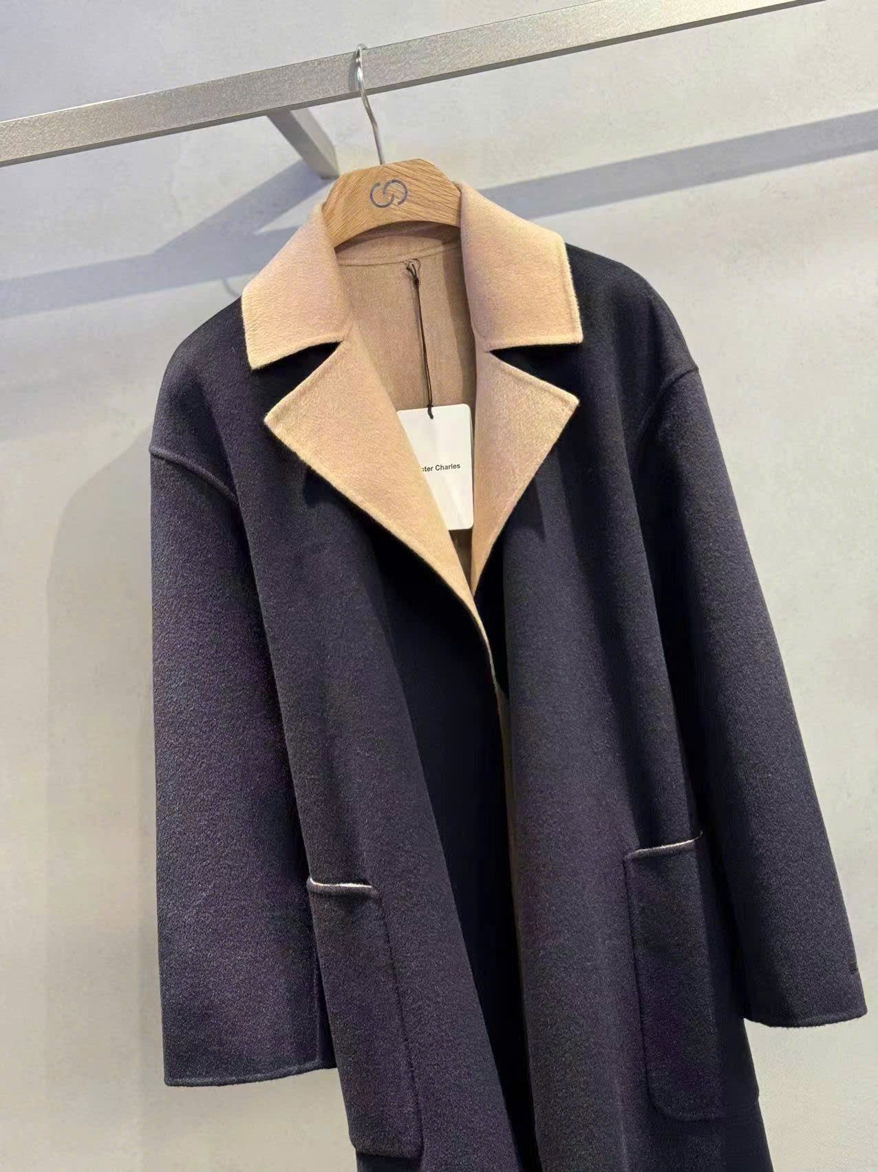 Áo dạ mangto xanh navy, cổ ve màu be