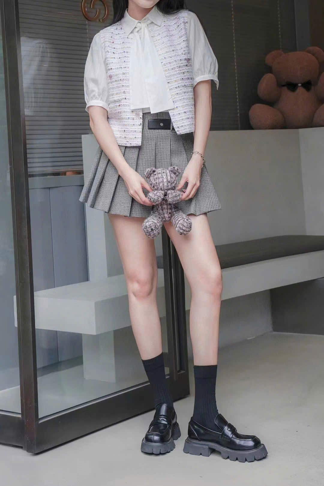 Áo ghile tweed trắng kim tuyến