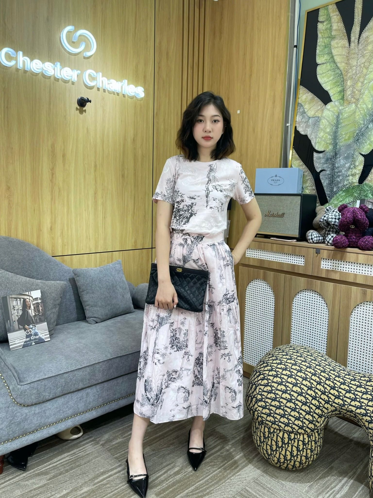 Chân váy hồng - hoạ tiết gấu