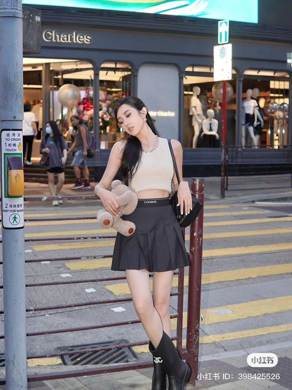 Chân váy xếp cạp chester
