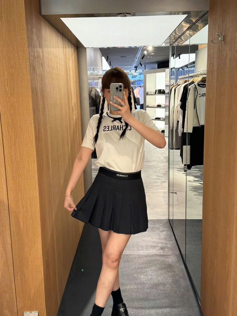 Chân váy xếp cạp chester