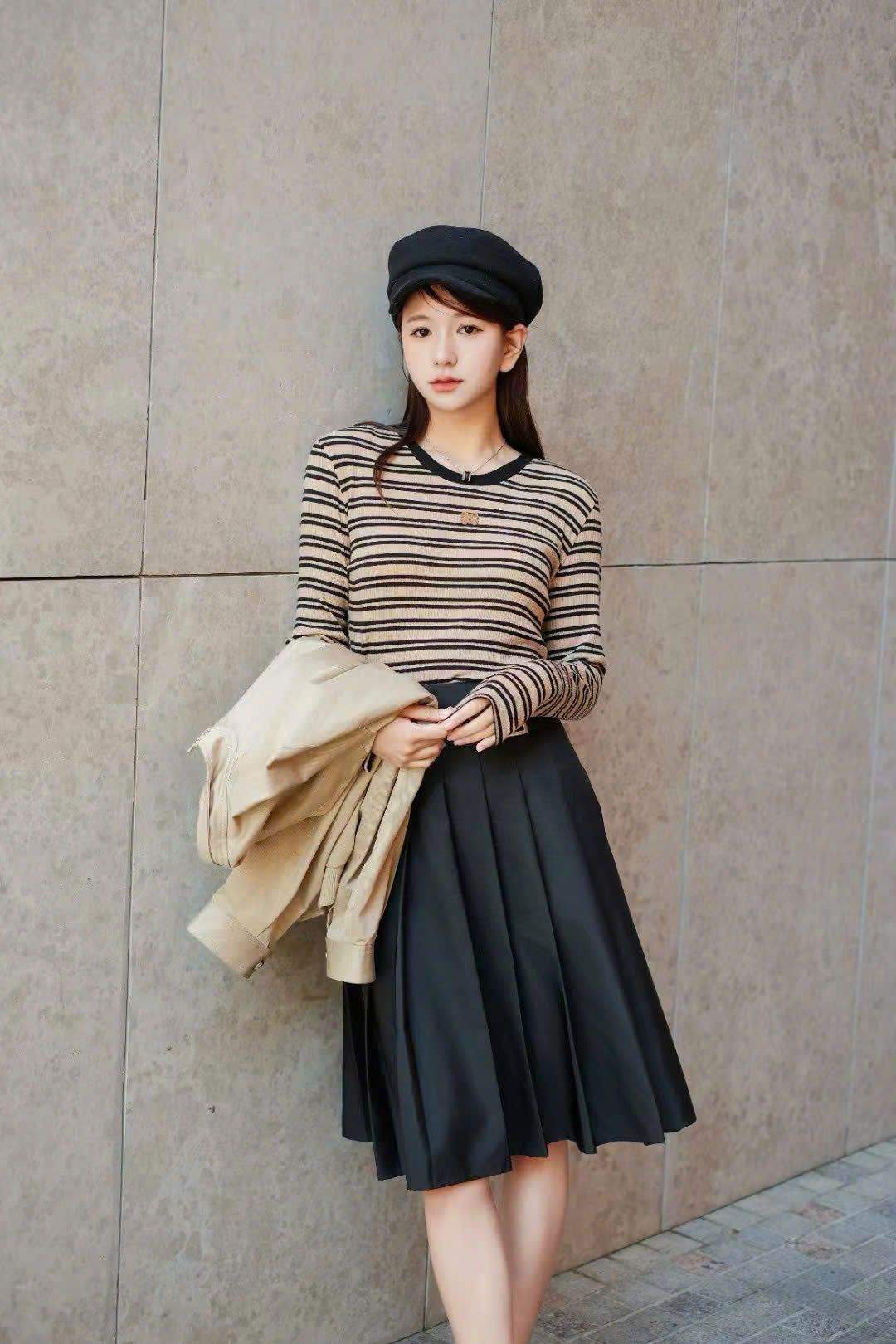 Chân váy xếp ly dài , 1/2 belt da