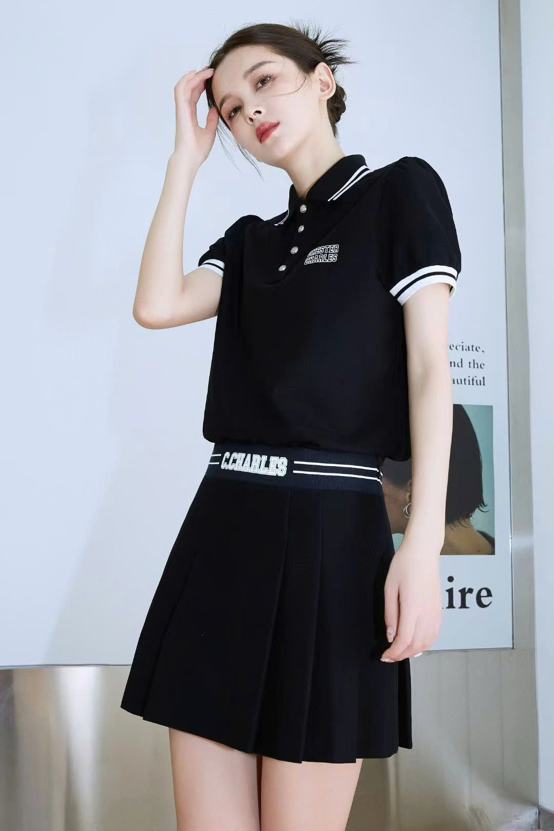 Bộ áo polo cổ viền trắng và chân váy cạp thun C.Charles set