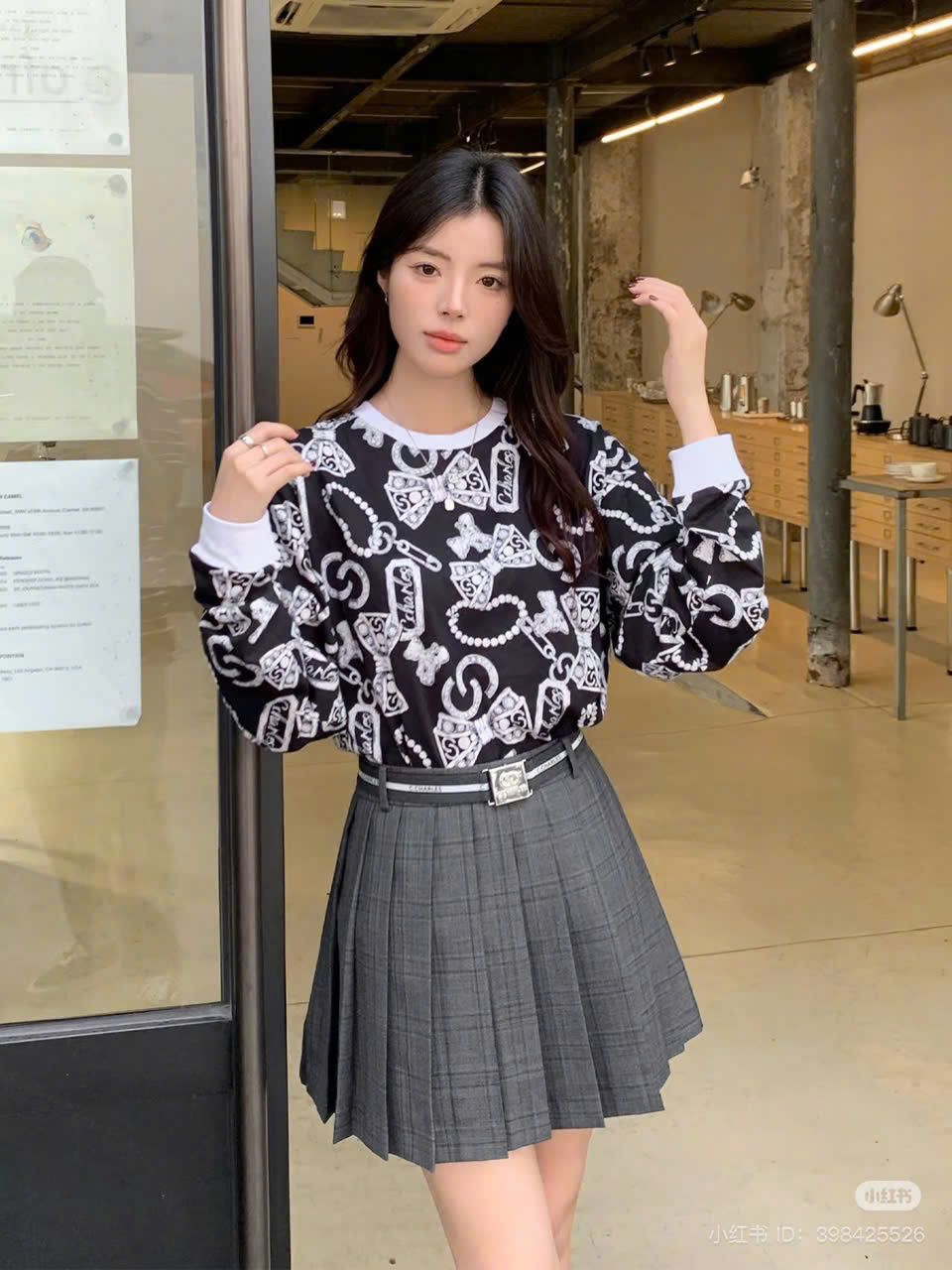 Chân váy kẻ đen - đai cài