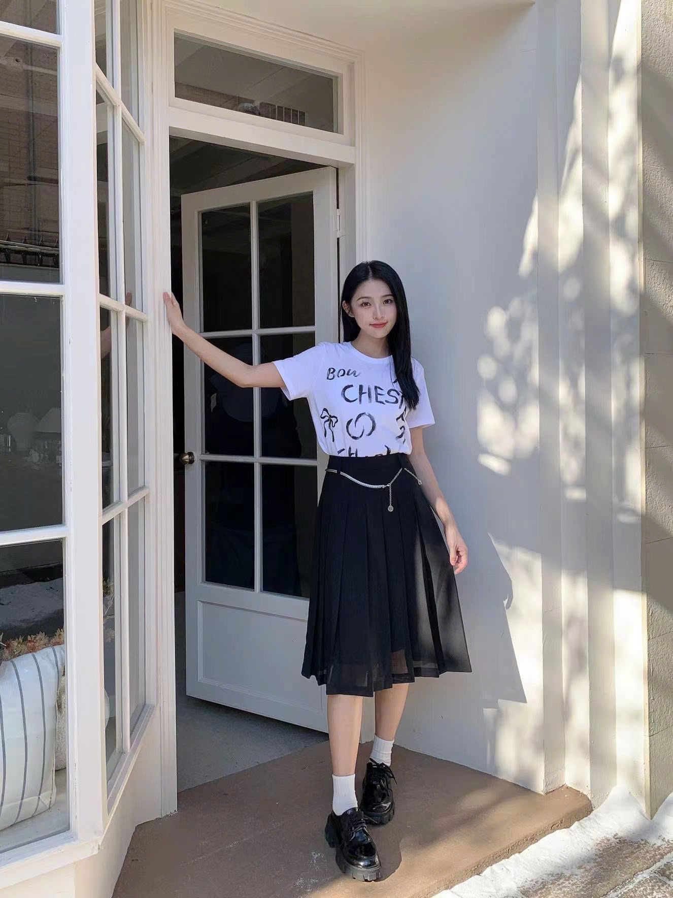 Chân váy đen dài xếp ly kèm Belt KL