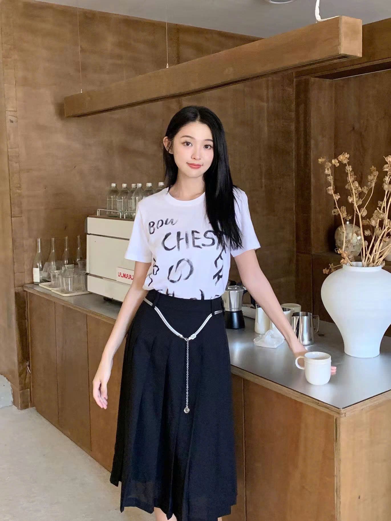 Chân váy đen dài xếp ly kèm Belt KL