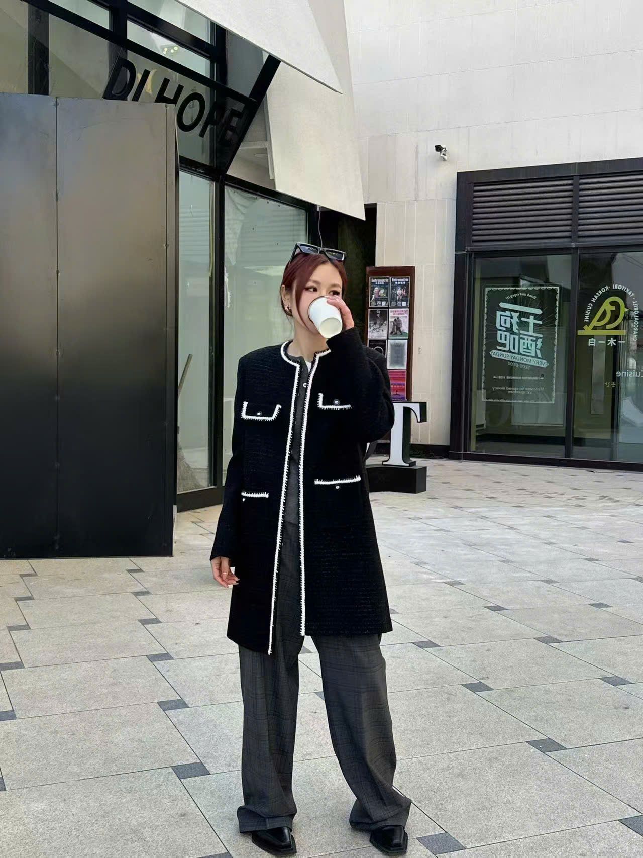 Áo dạ tweed dáng dài túi viền trắng
