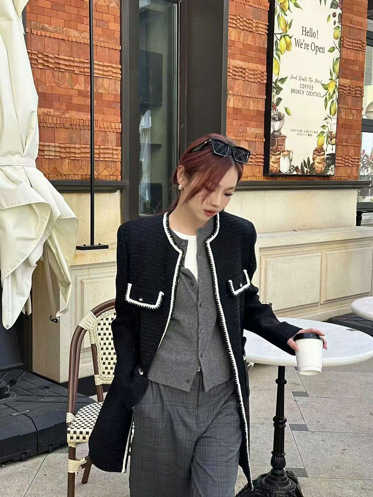 Áo dạ tweed dáng dài túi viền trắng