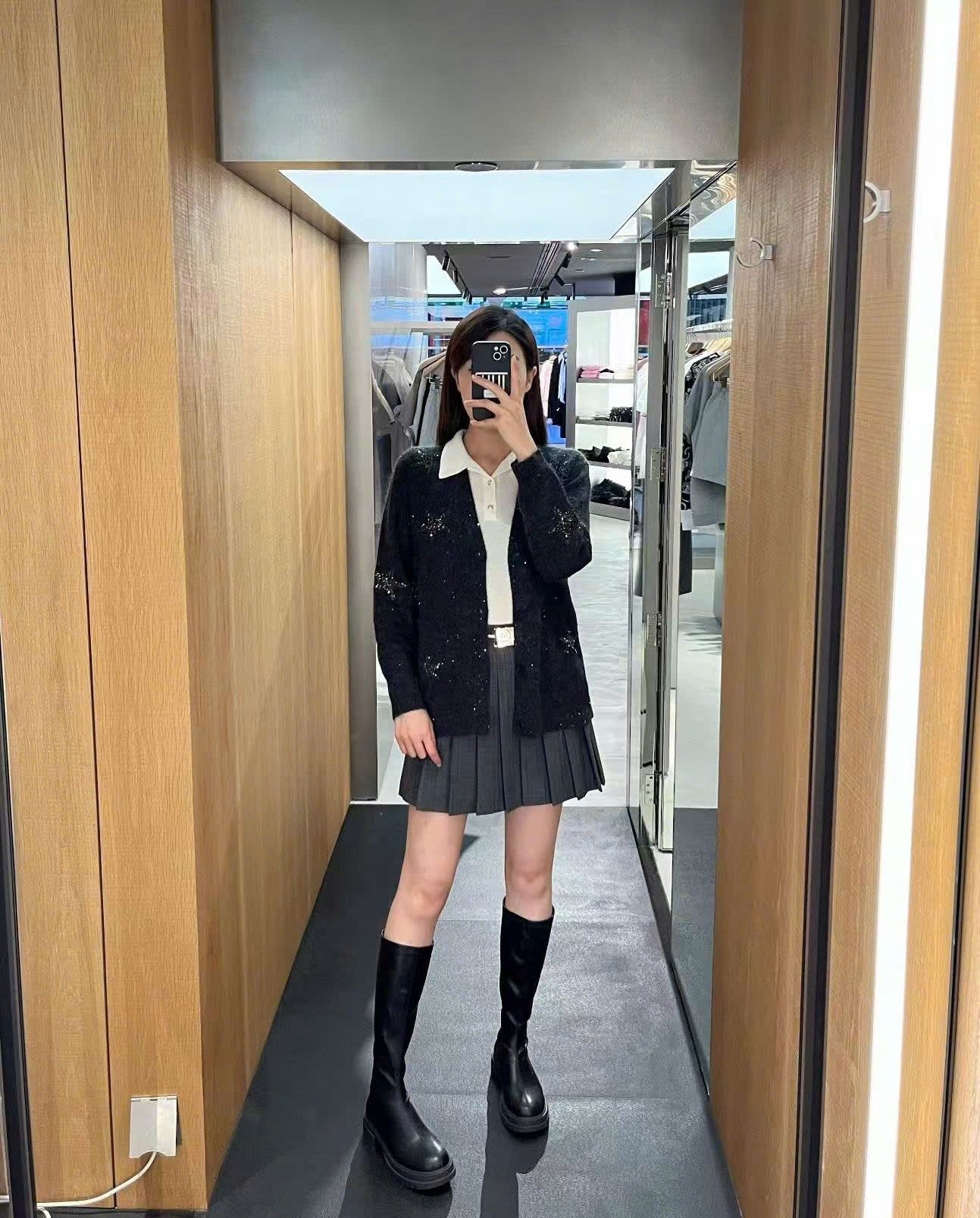 CDG ghi xám sao