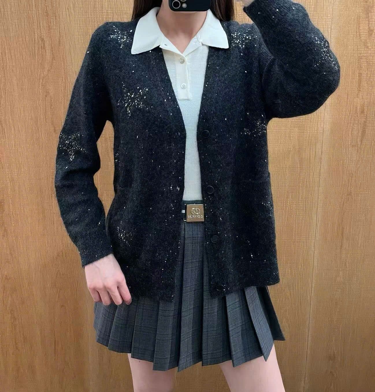 CDG ghi xám sao