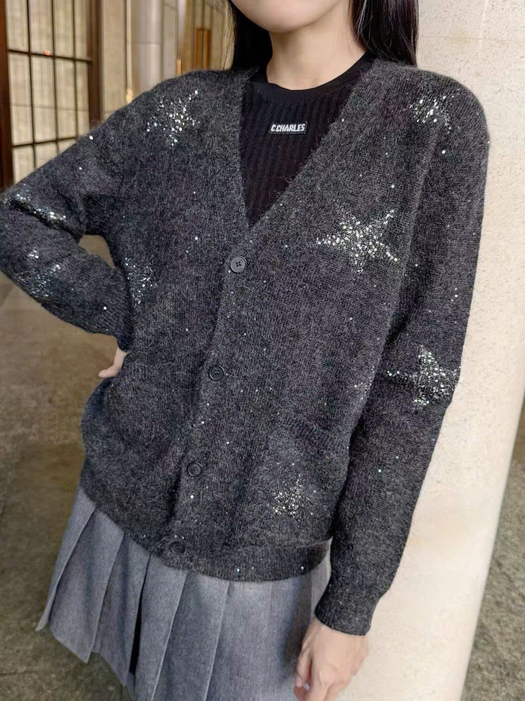 CDG ghi xám sao