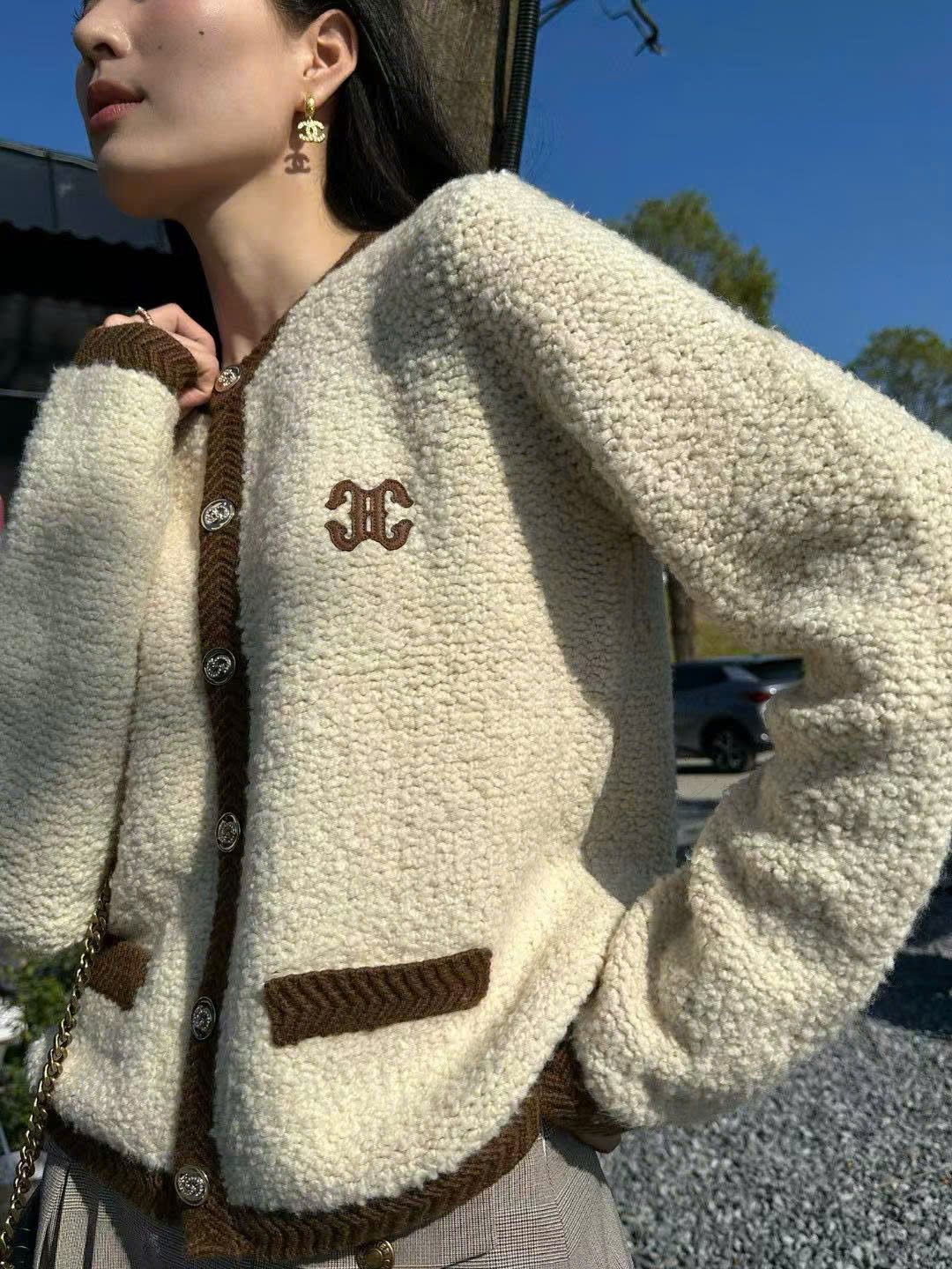CDG lông lạc đà logo CC