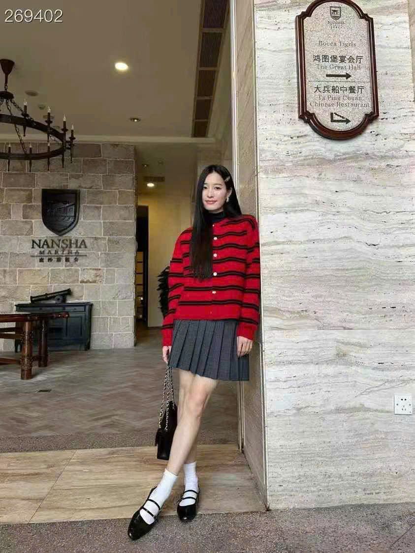 CDG đỏ kẻ ngang đen