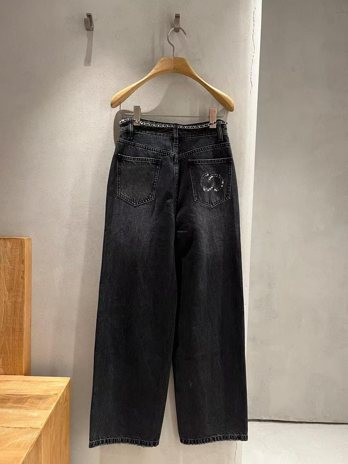 Quần jean mài kèm belt
