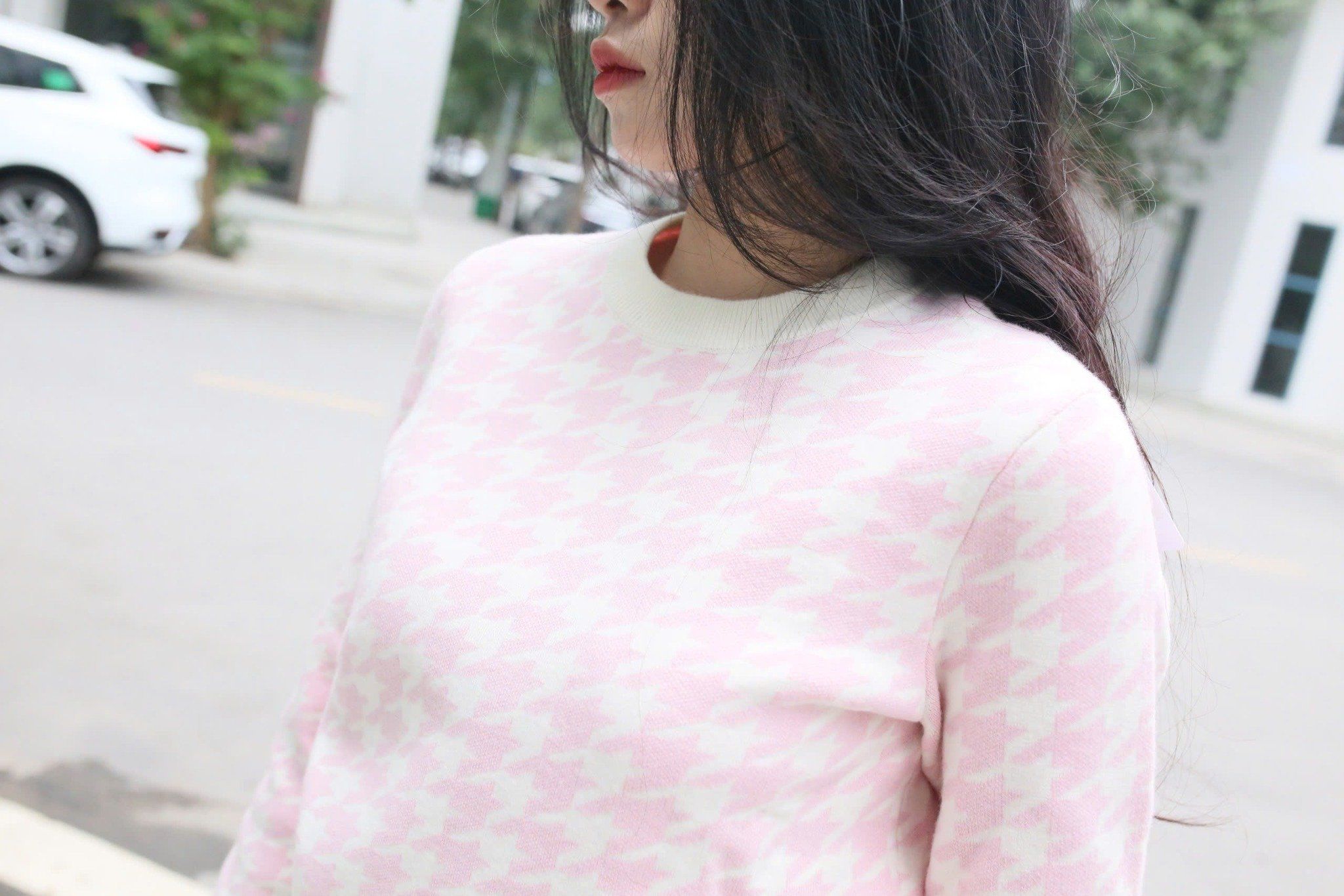 Áo len hồng trắng