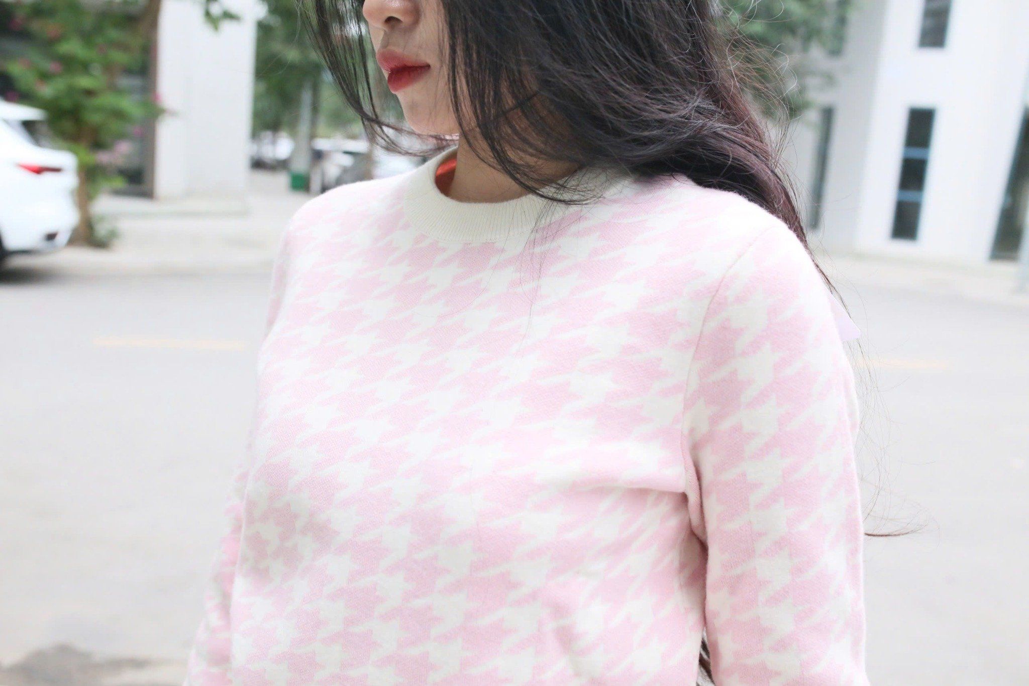 Áo len hồng trắng