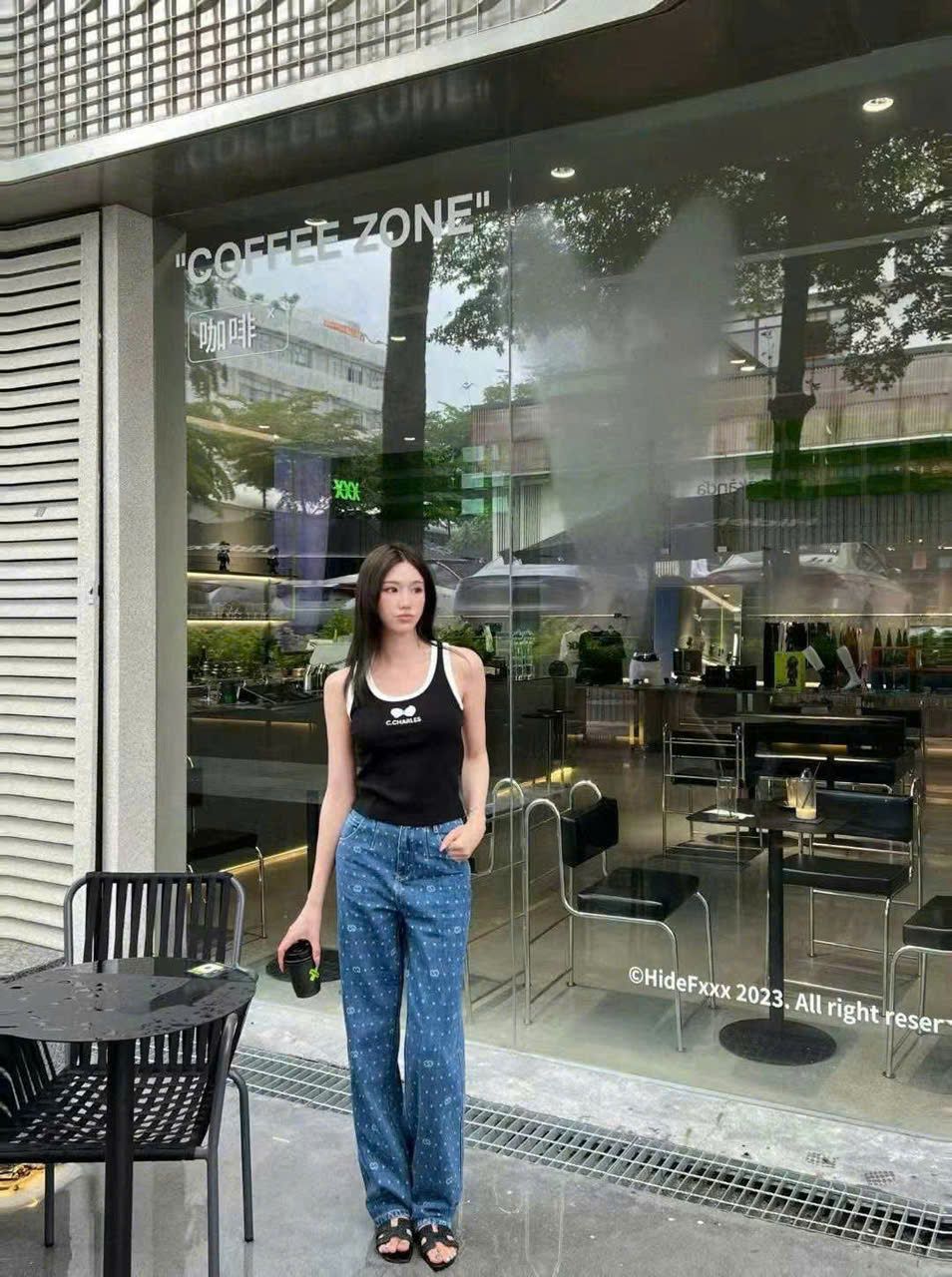 Tank top đen viền trắng - nơ ren