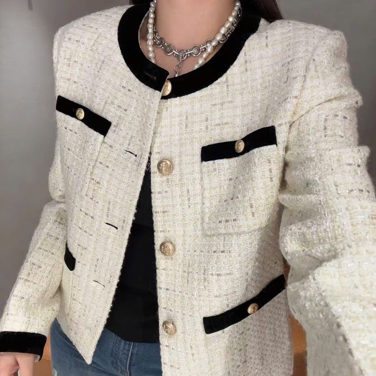 Áo dạ viền nhung