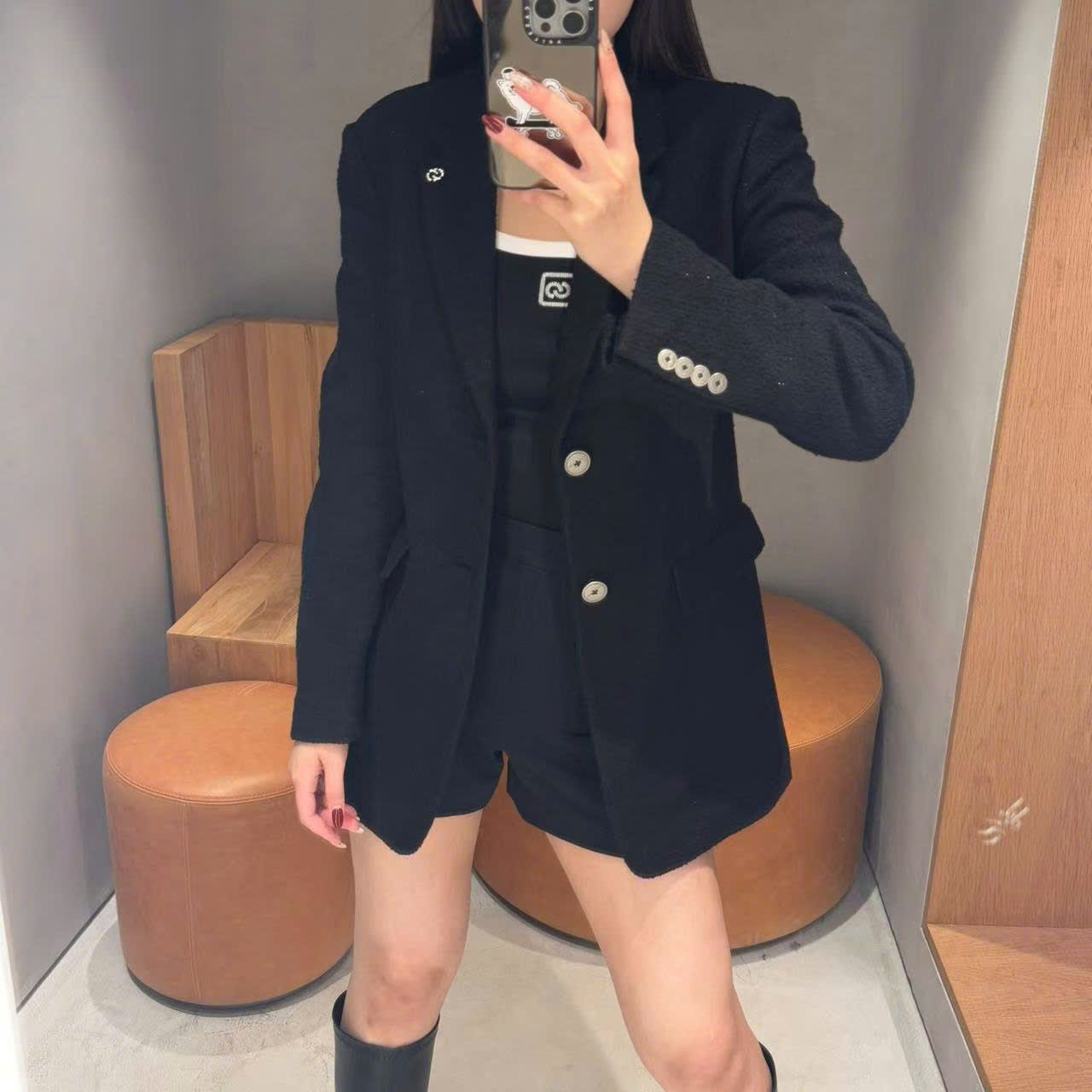 Vest dạ đen, 2 cúc cài