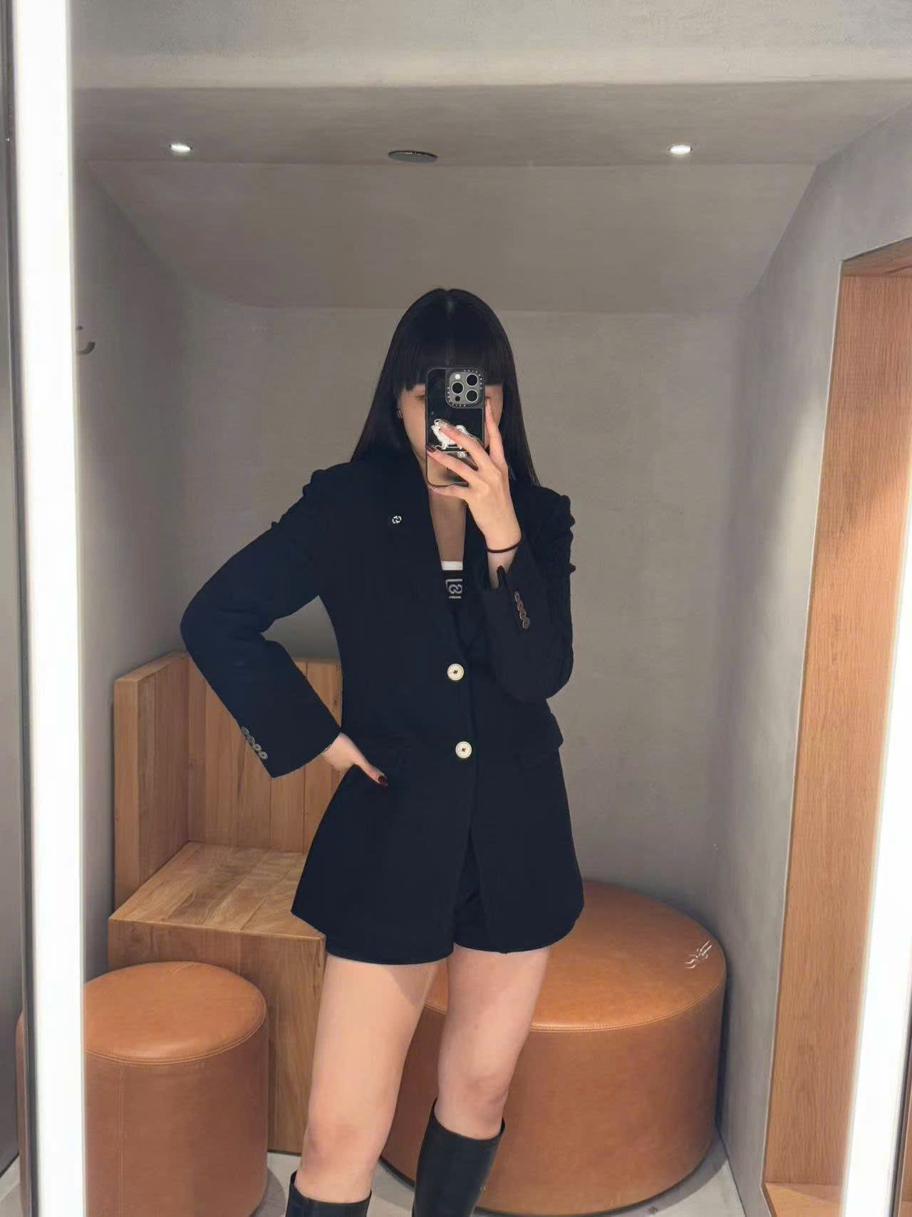 Vest dạ đen, 2 cúc cài
