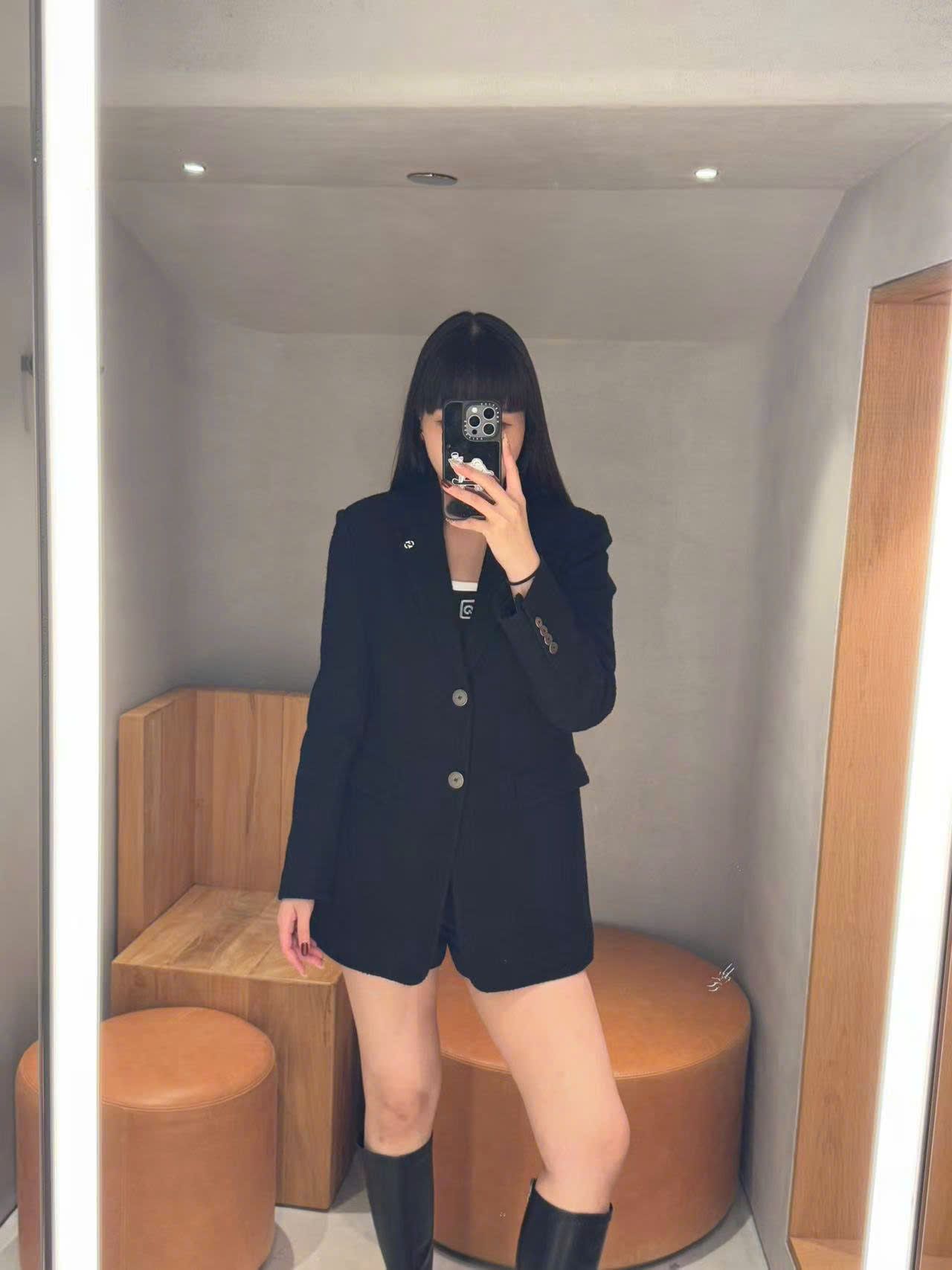 Vest dạ đen, 2 cúc cài