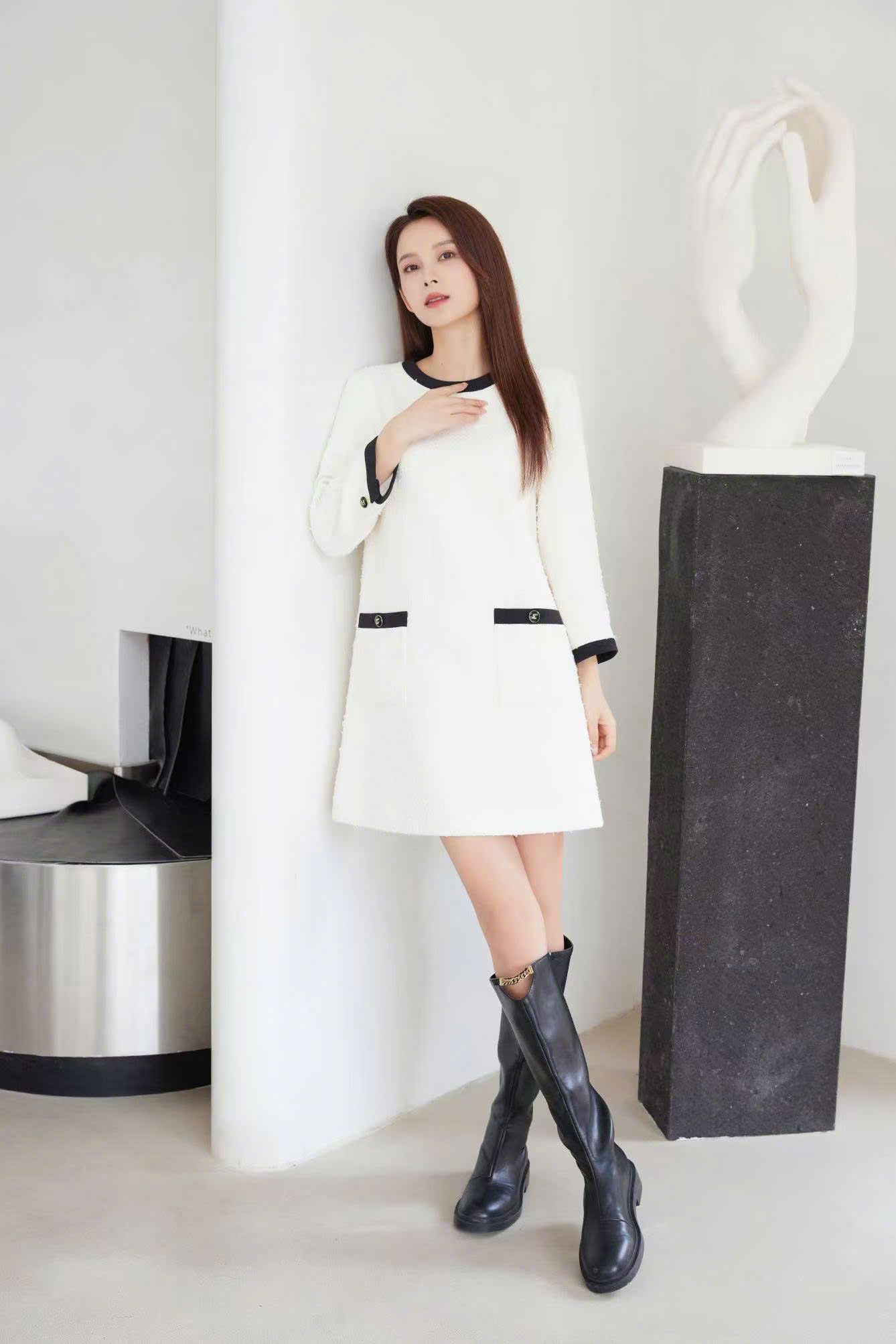 Váy dạ tweed trắng viền nhung