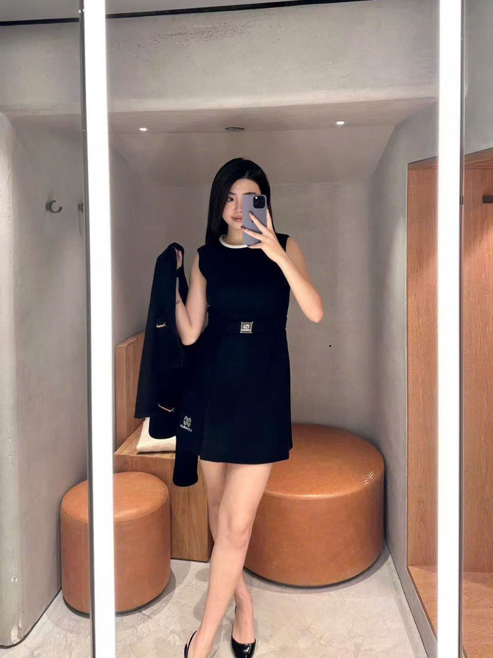 Váy đen liền có đai