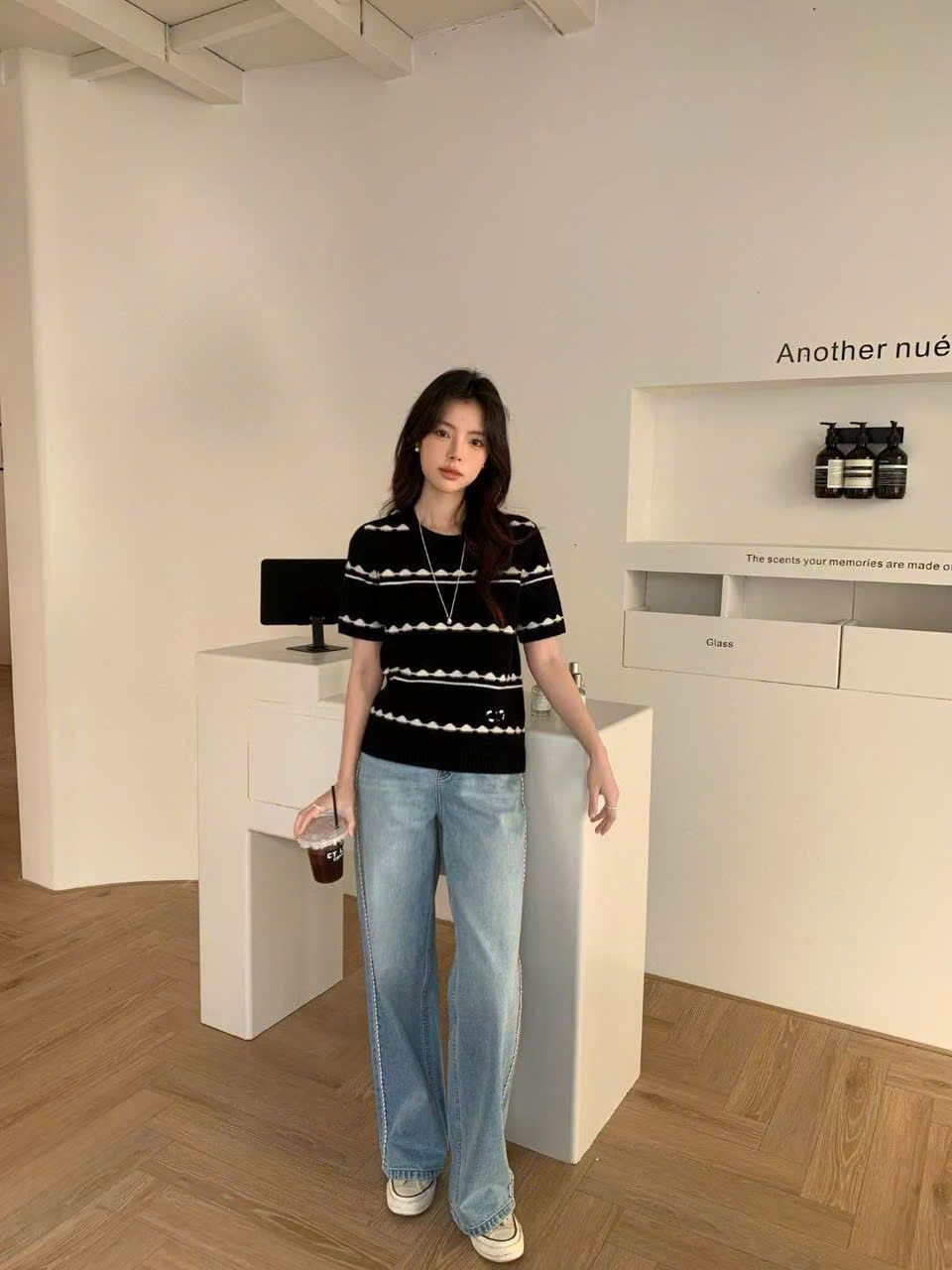 Áo len ngắn tay đen ziczac