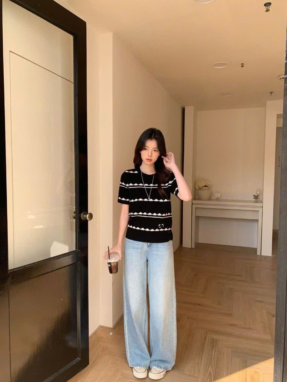 Áo len ngắn tay đen ziczac