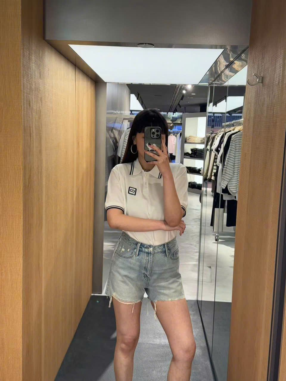 Áo polo trắng - cổ viền đen