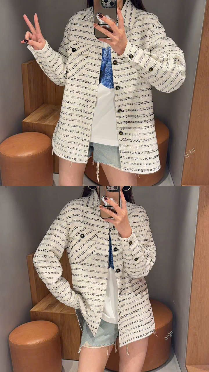 Áo Tweed logo chạy cúc đen