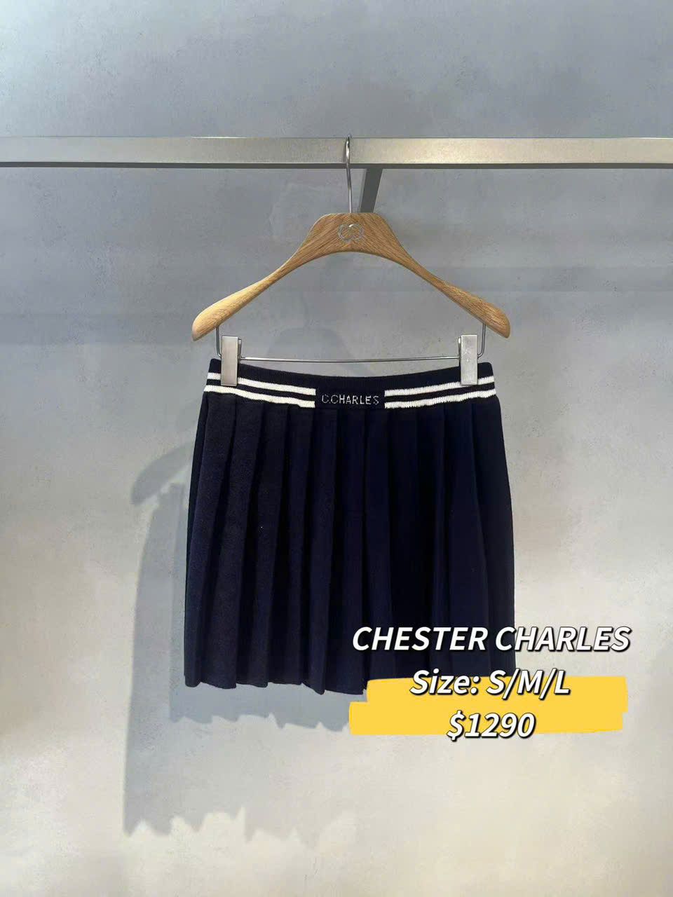 Chân váy xếp ly cạp kẻ xanh navy