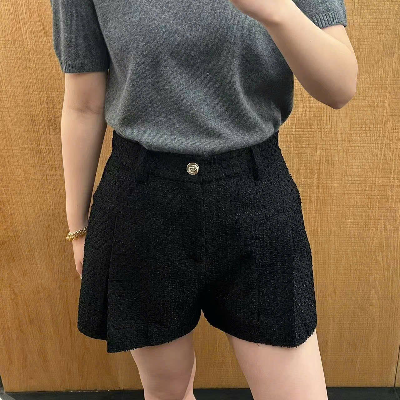 SOOC dạ Tweed - loe