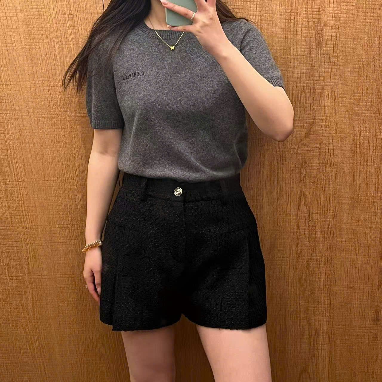 SOOC dạ Tweed - loe