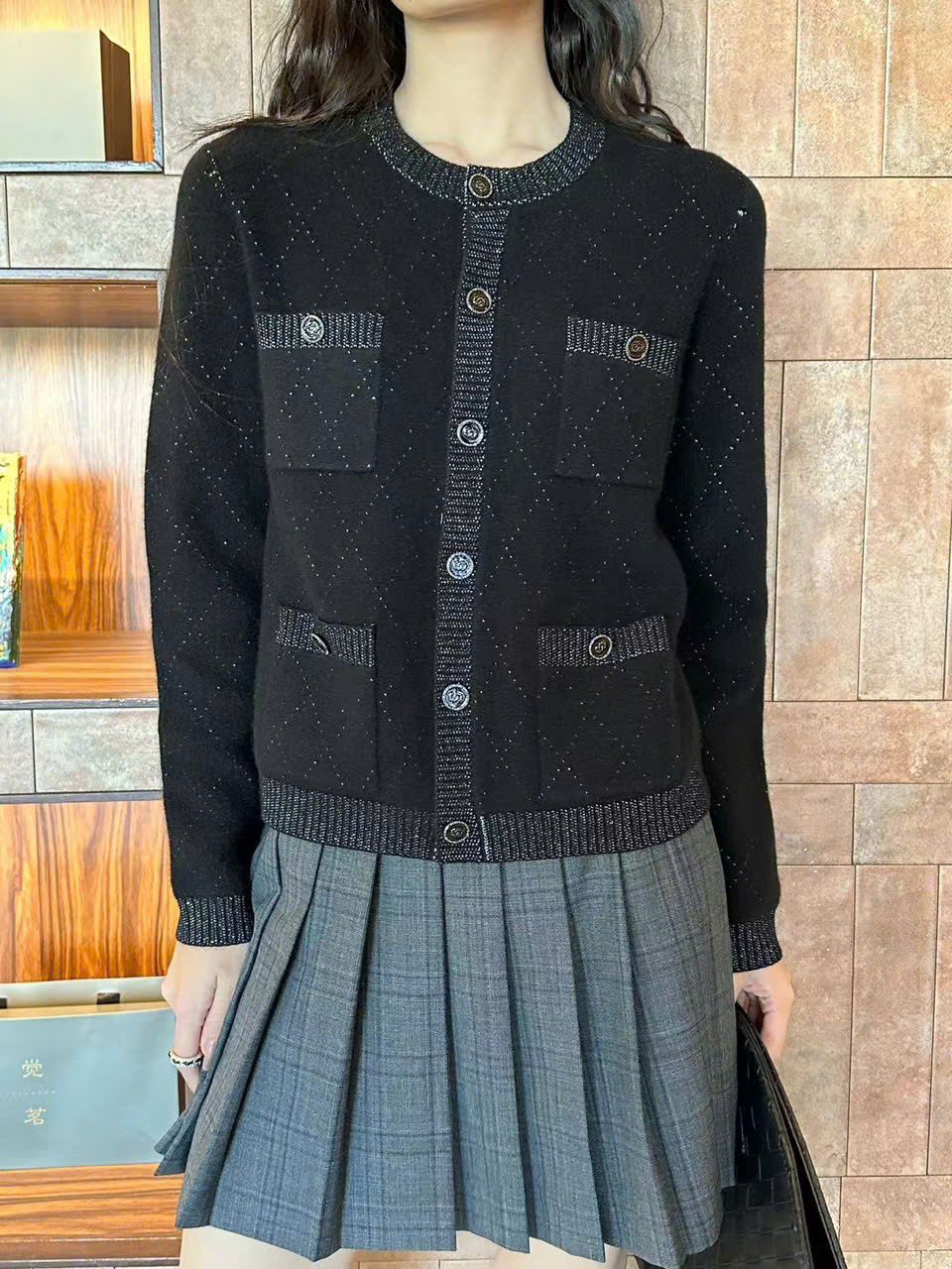 Áo CDG đen viền xám -4 túi