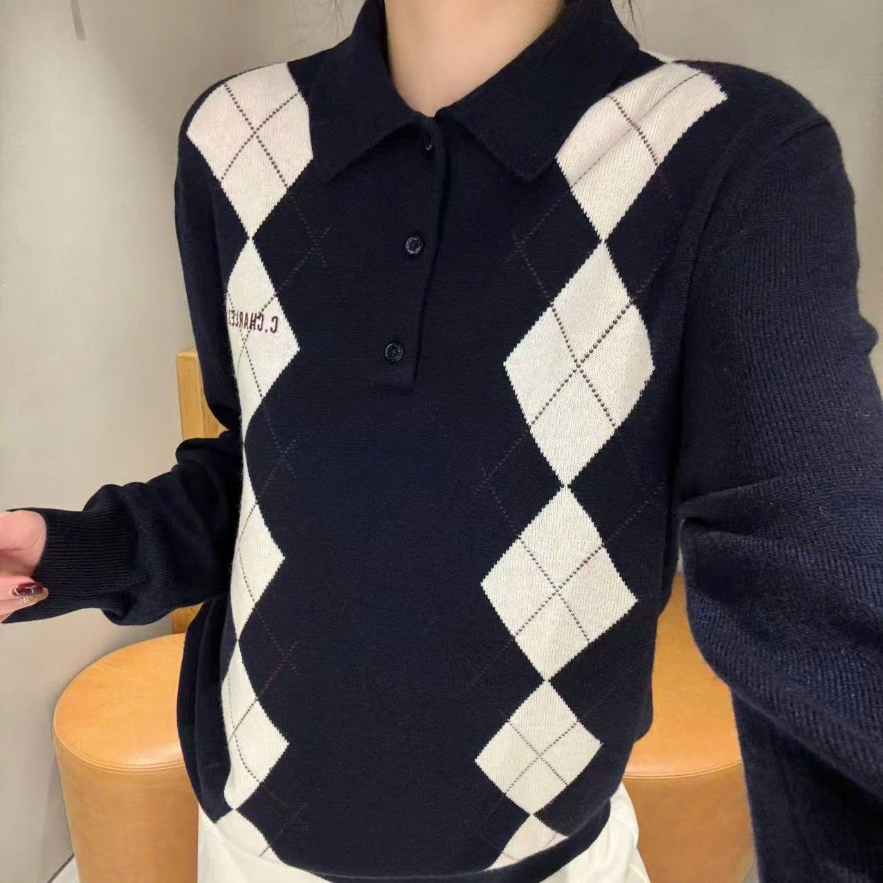 Áo len polo navy họa tiết trám trắng