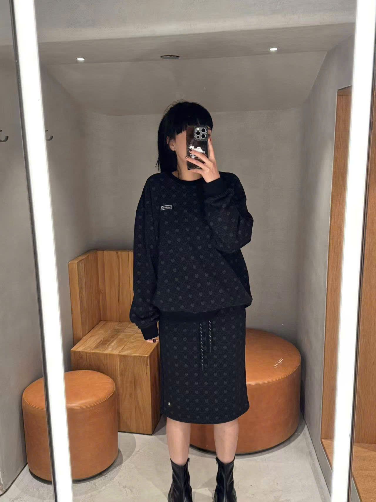 Áo len đen cỏ 4 lá SET