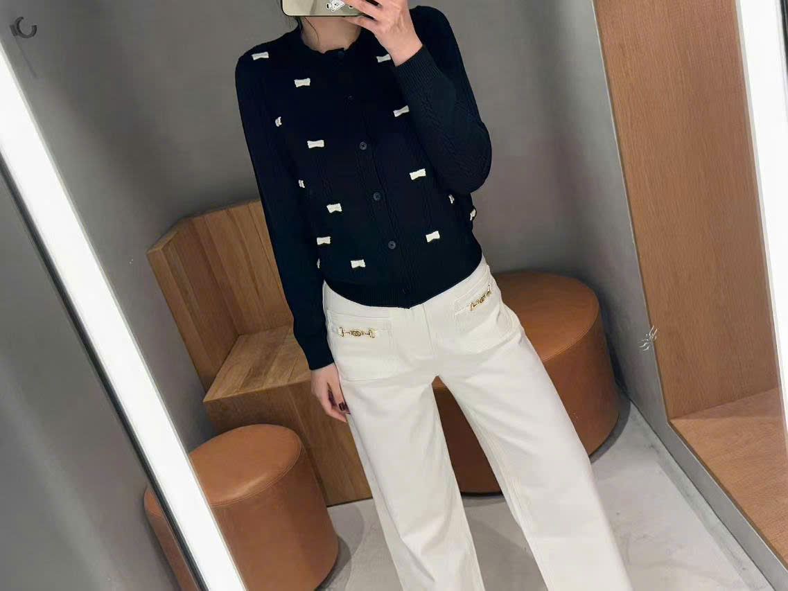 CDG đen nơ trắng
