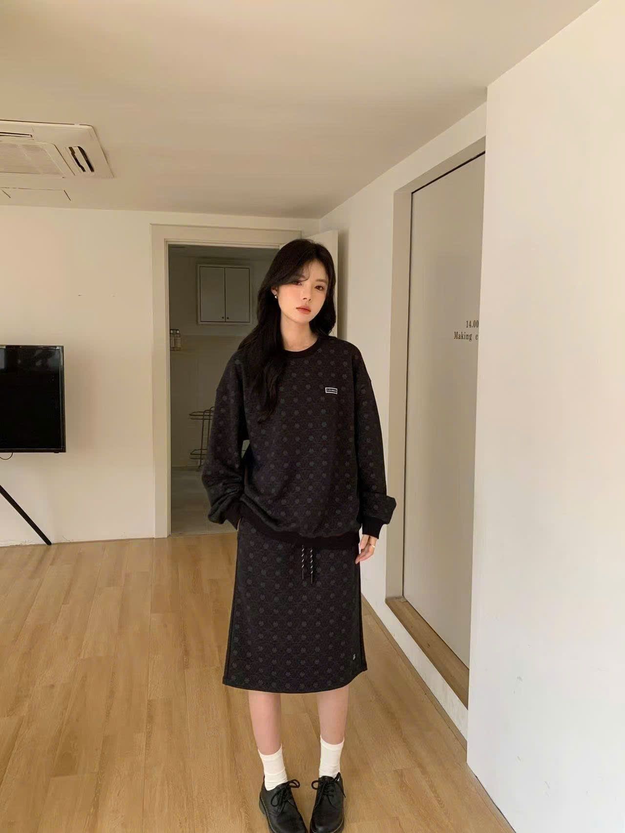 Chân váy len đen cỏ 4 lá, dây rút (SET)