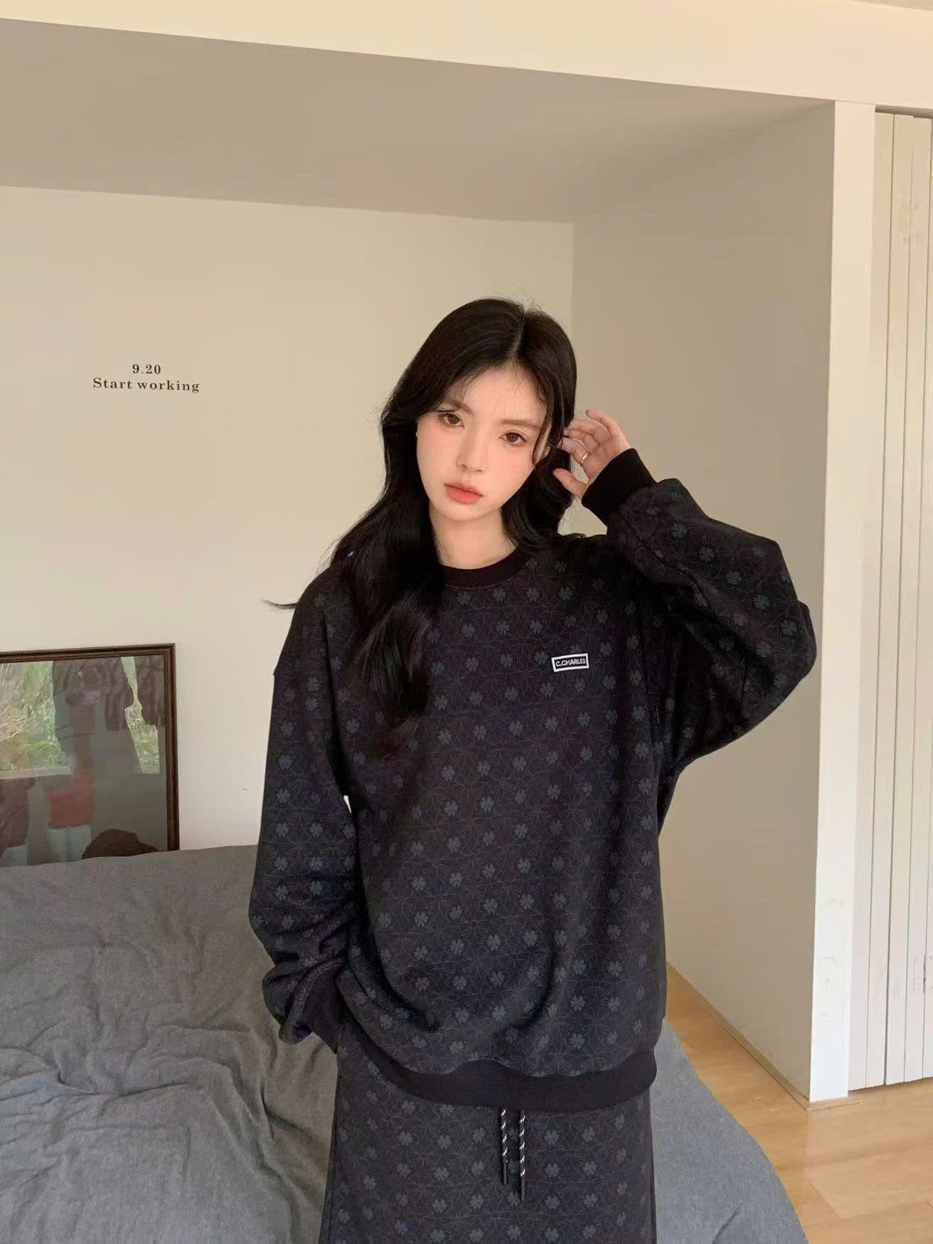 Áo len đen cỏ 4 lá SET