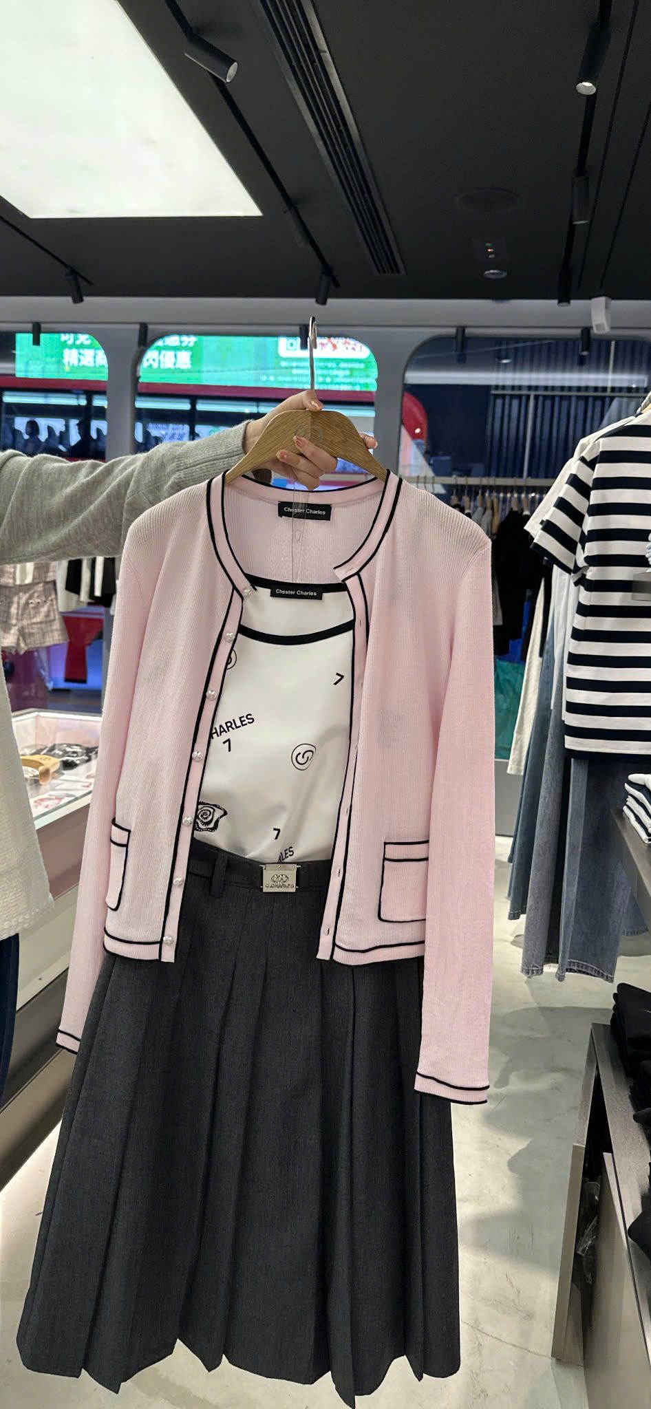 CDG hồng - viền đen