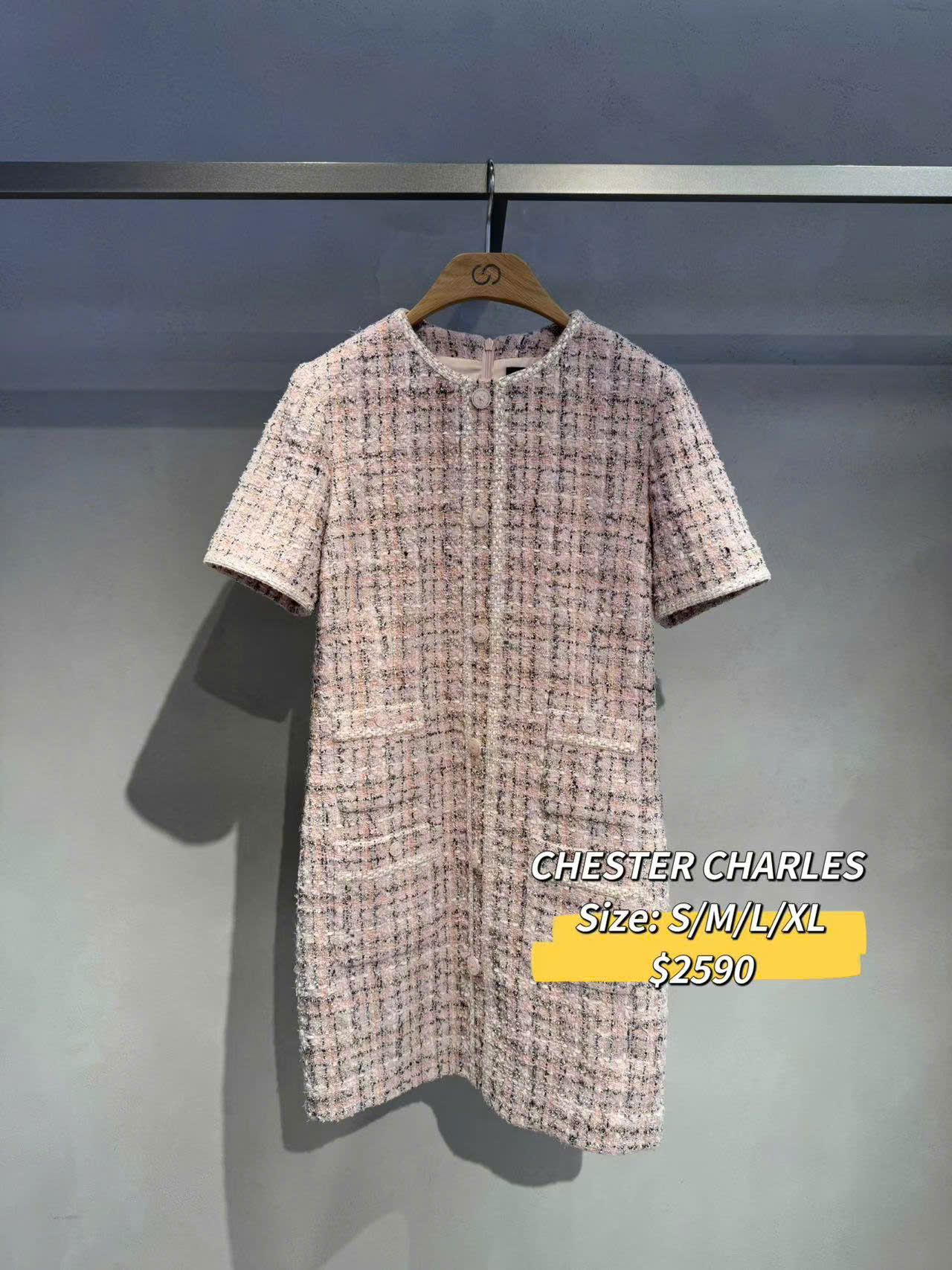 Váy tweed hồng phối cúc ngọc