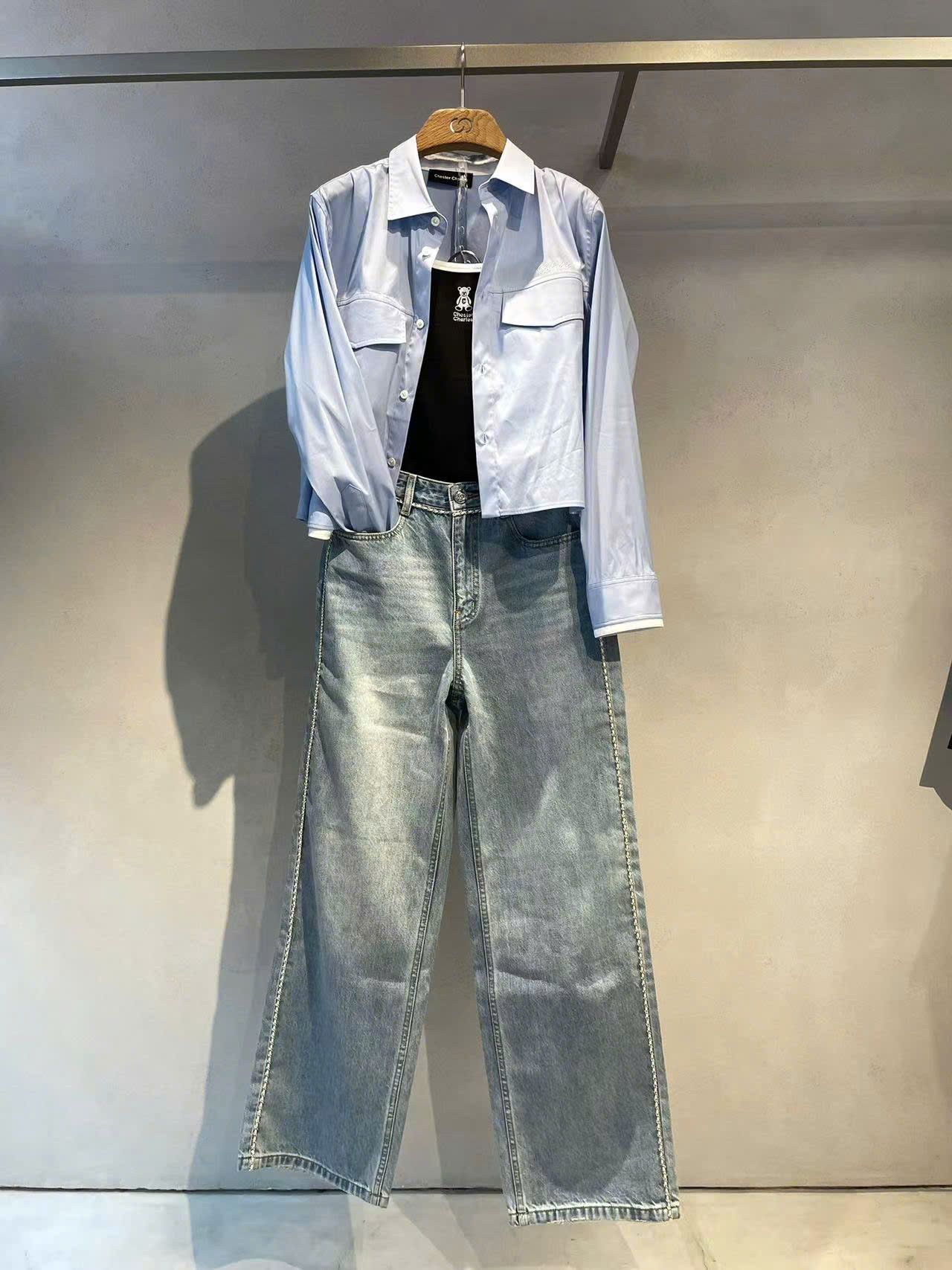 Áo sơmi croptop xanh da trời phối tà trắng