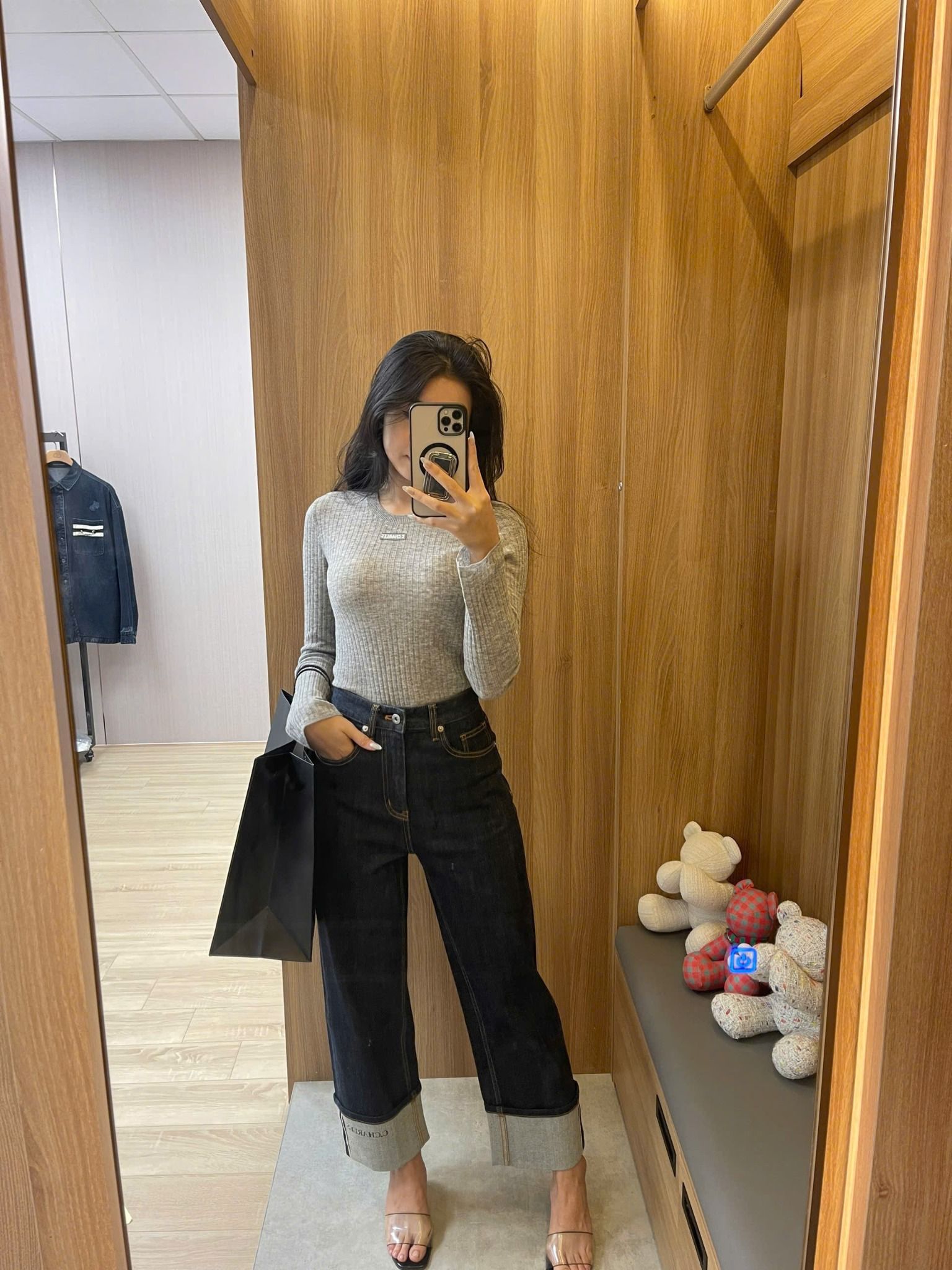 Áo len mỏng ghi xám- tăm