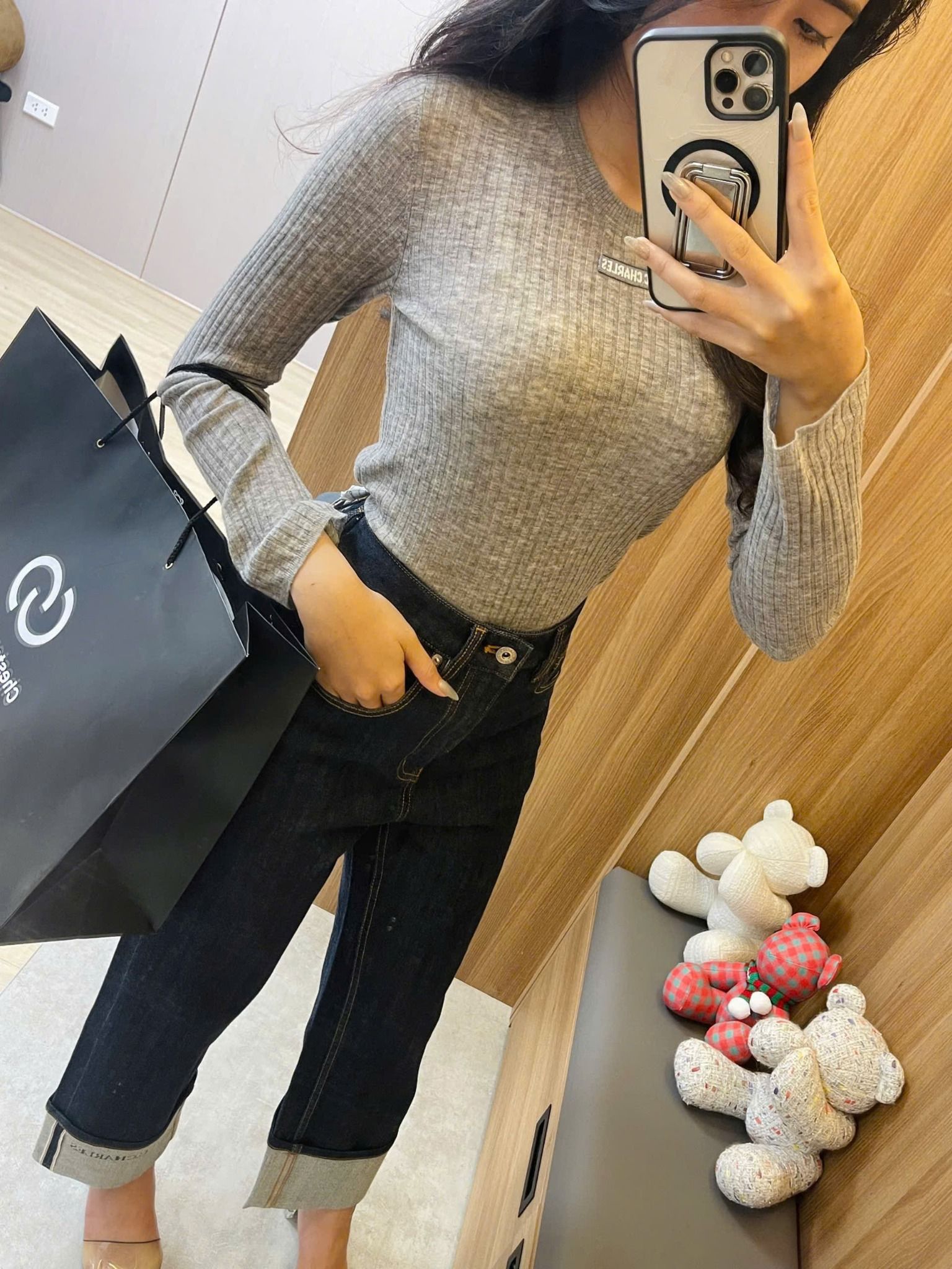 Áo len mỏng ghi xám- tăm