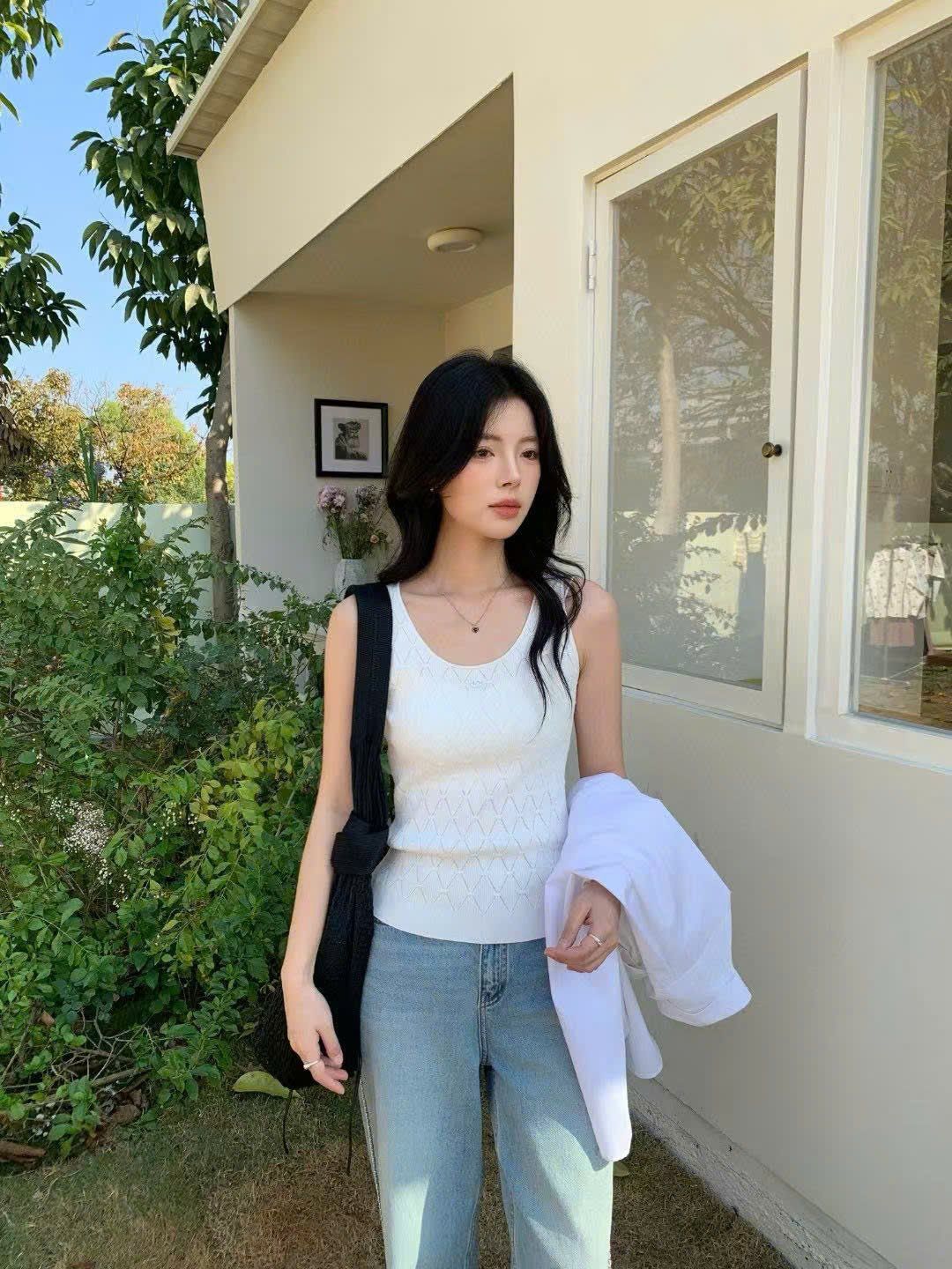 Ba lỗ trám trắng gân nổi