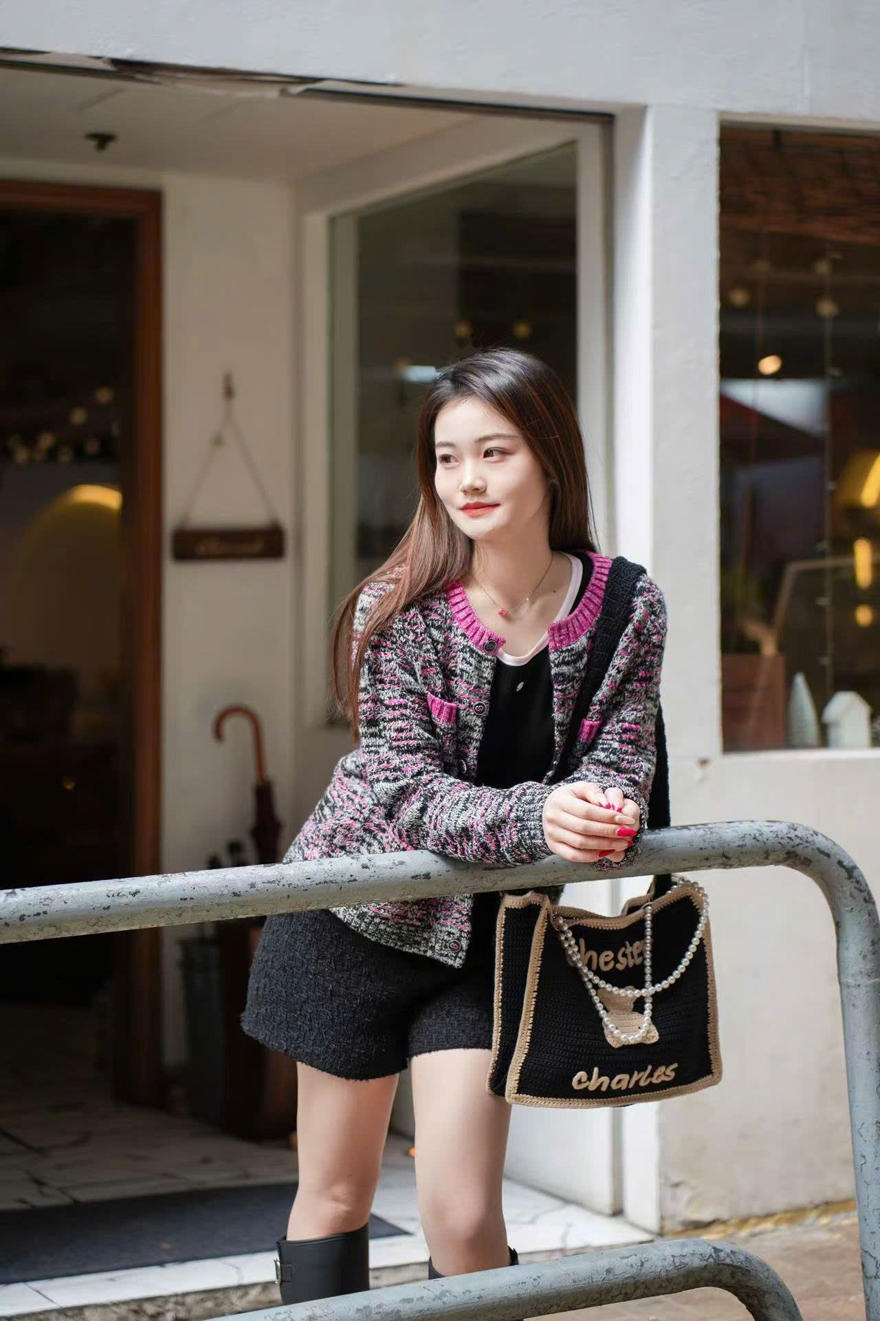 Áo CDG muối tiêu viền hồng